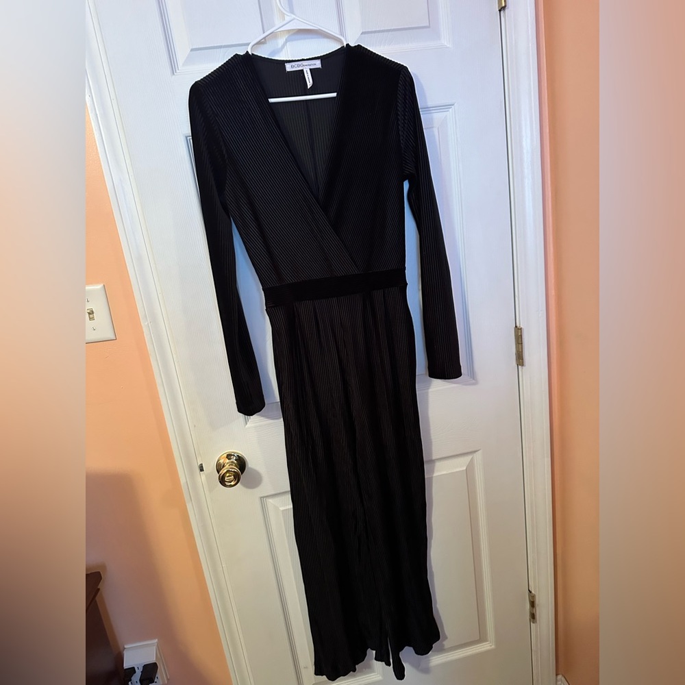 Black Velvety Romper. Size 4-6. Like NEW. 🖤🍾